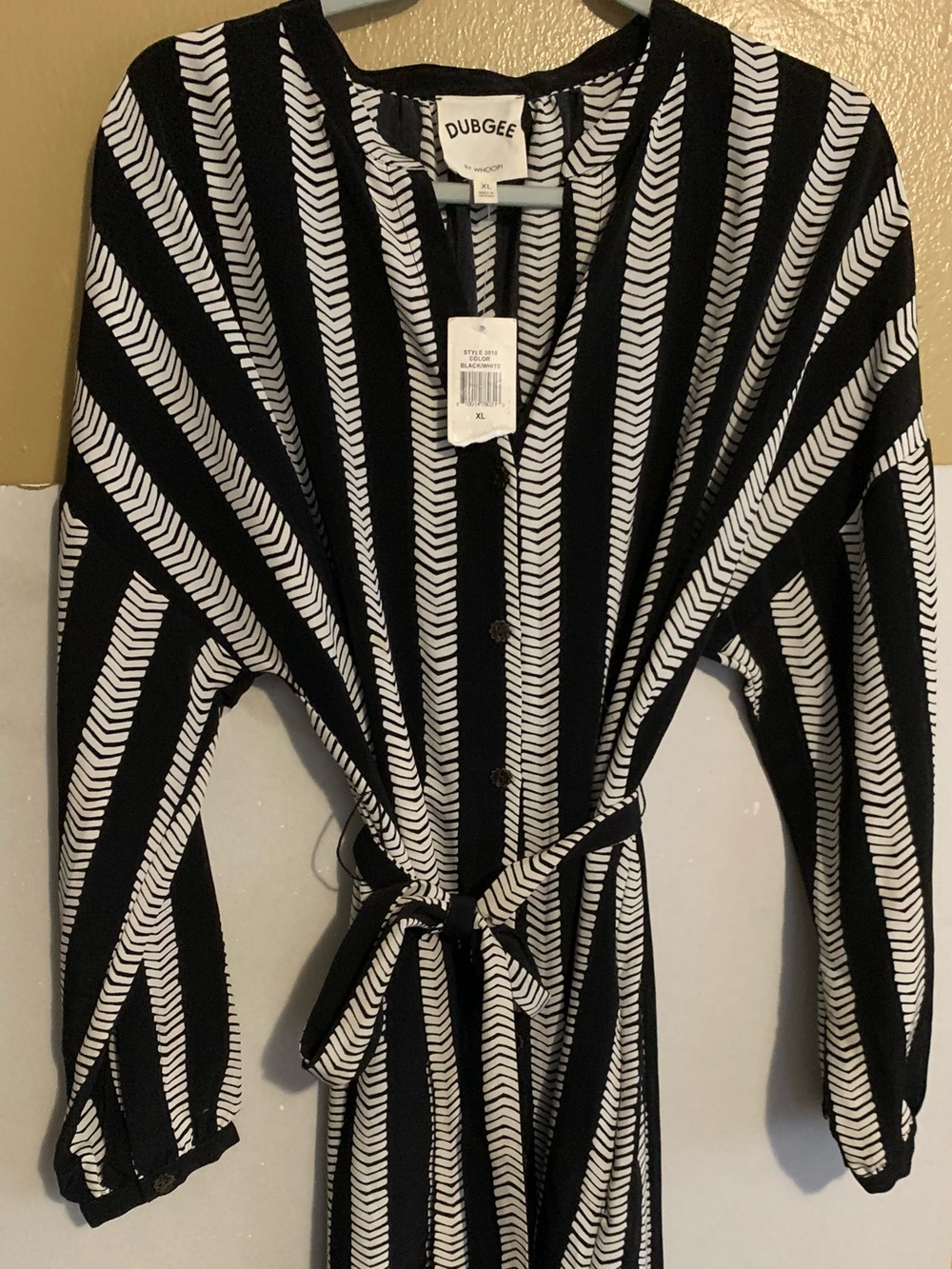 DUBGEE Black & White Vertical Chevron Button-Front Dress